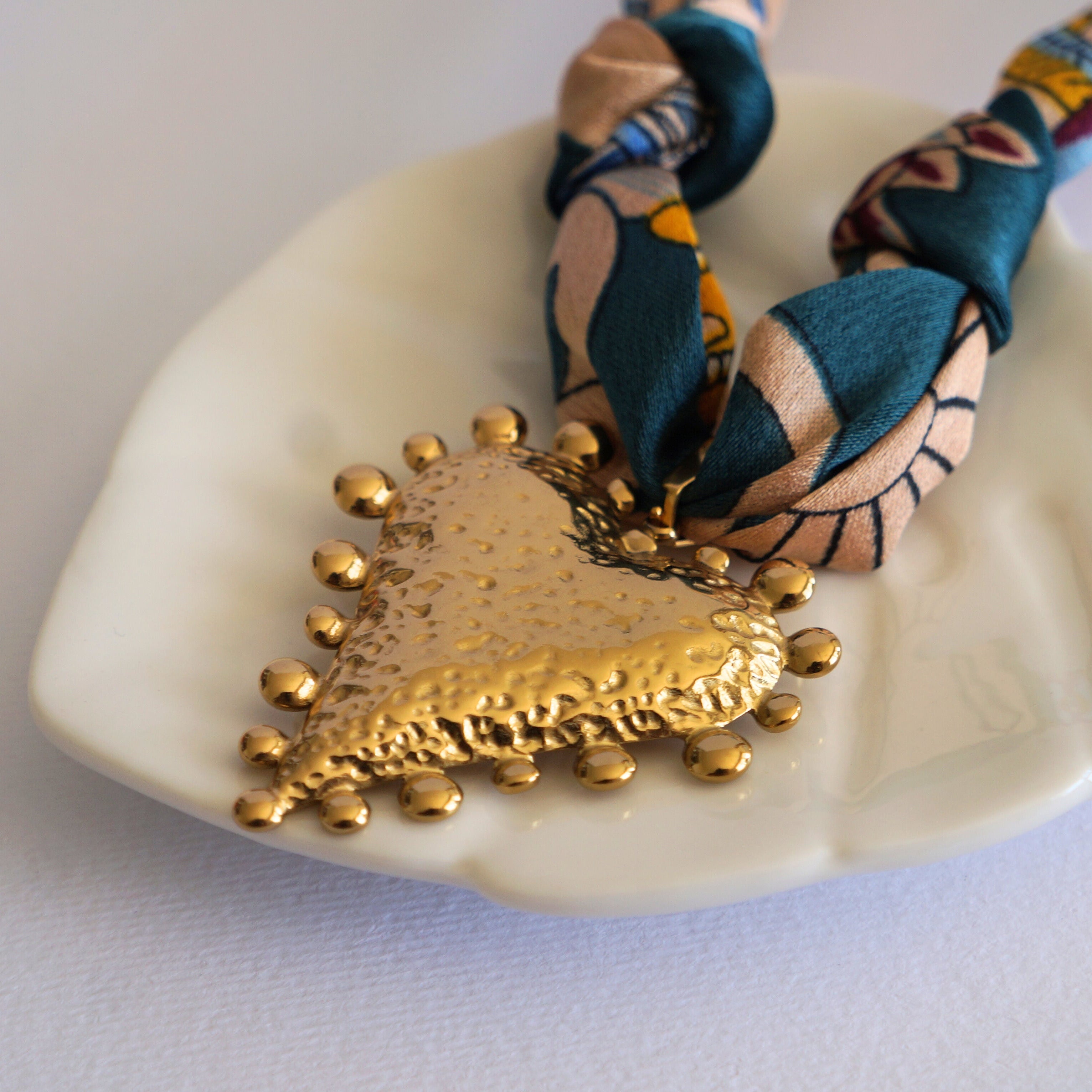 Collar - hilo paliacate